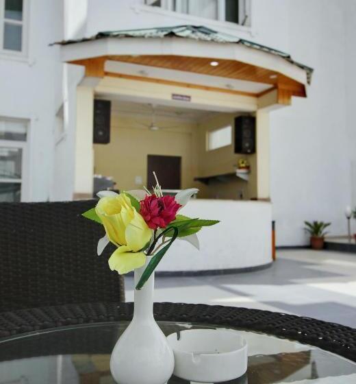 디럭스 룸, The Grand Mamta