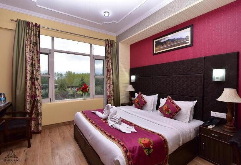 디럭스 룸, The Grand Mamta