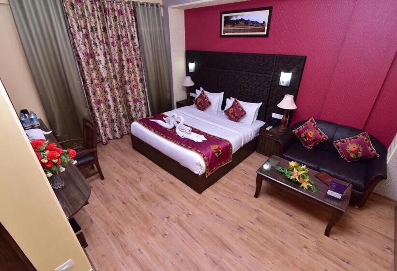 디럭스 룸, The Grand Mamta