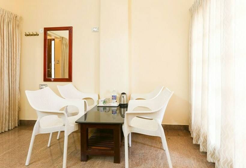 اتاق لوکس, Treebo Grace Inn, 3 Min Walk From Promenade Beach