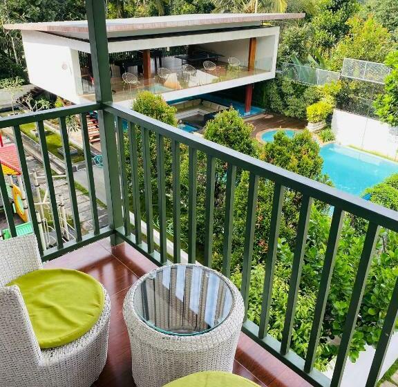 발코니가 있는 2 베드룸 아파트, Le Villagio Resort & Domes