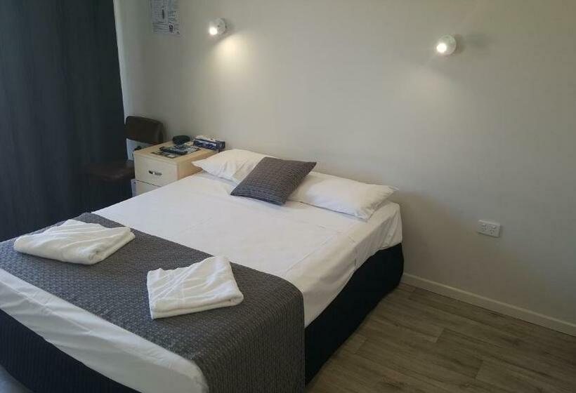 スタンダードルーム, Queens Beach