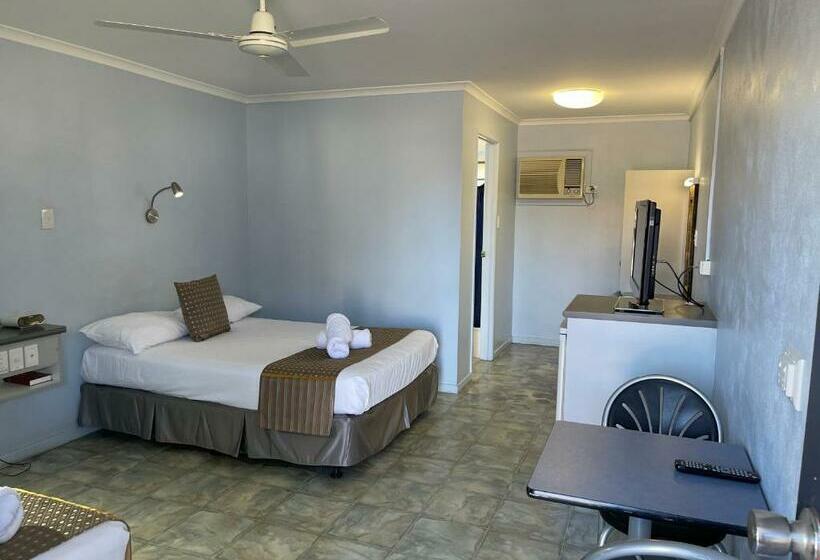 スタンダードルーム, Queens Beach