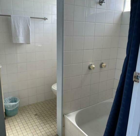 スタンダードルーム, Queens Beach