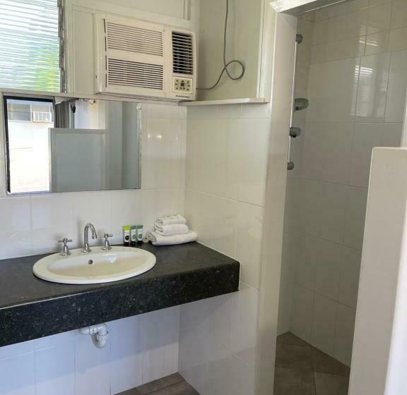 スタンダードルーム, Queens Beach