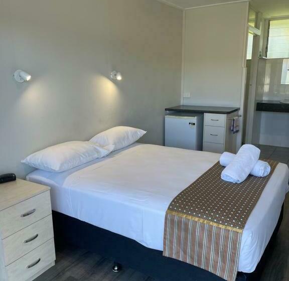 スタンダードルーム, Queens Beach