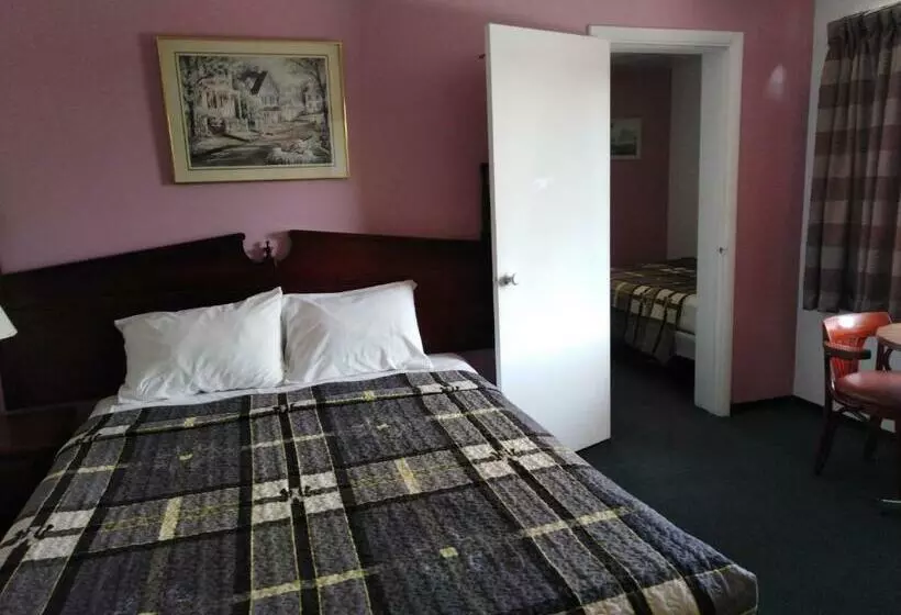 سوییت خانوادگی, 6267 Persepolis Inn