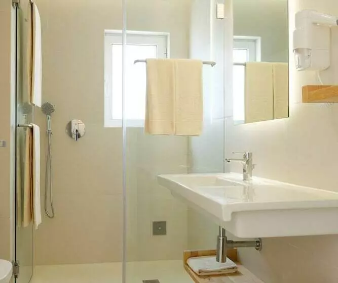 1 Bedroom Deluxe Apartment Sea View, 3hb Falesia Garden