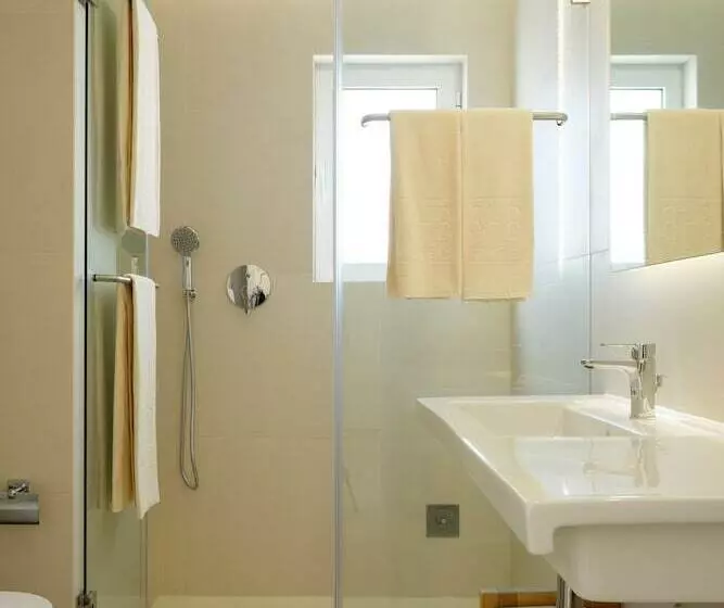 1 Bedroom Deluxe Apartment Side Sea View, 3hb Falesia Garden