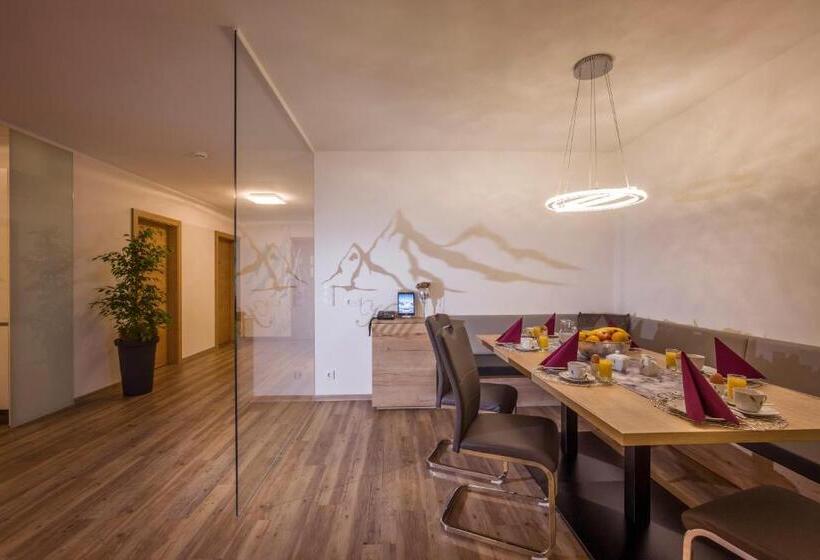 Апартаменты 2 Спальни с Балконом, Aparthotel Alptirol