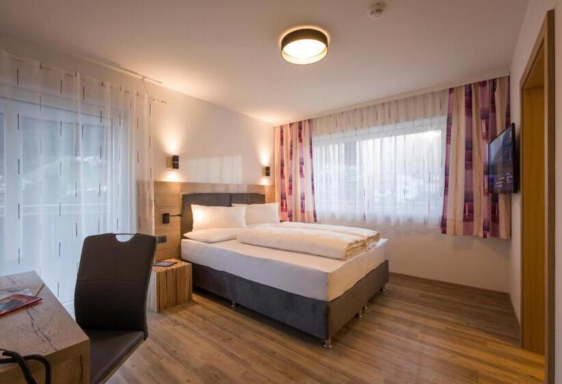 חדר סטנדרט נוף להרים, Aparthotel Alptirol