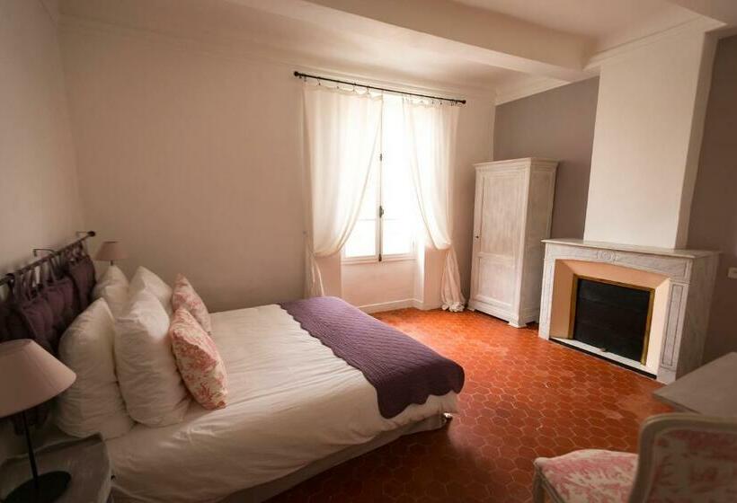 غرفة قياسية, Les Chambres De Charlotte