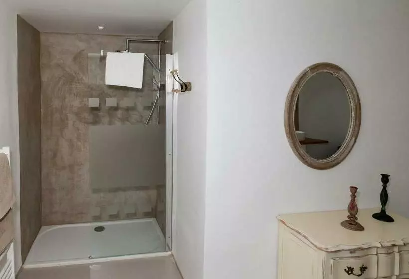Suite, Les Chambres De Charlotte