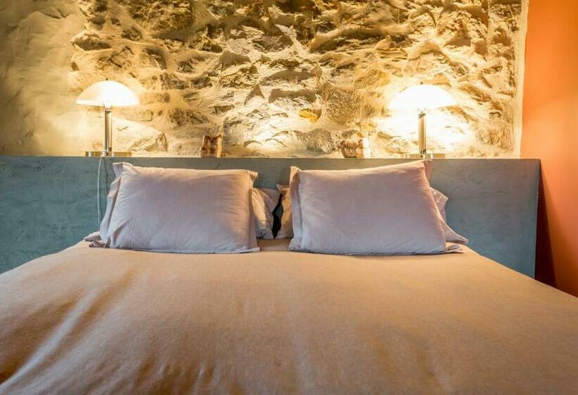 四人标准间, Les Fous Du Village