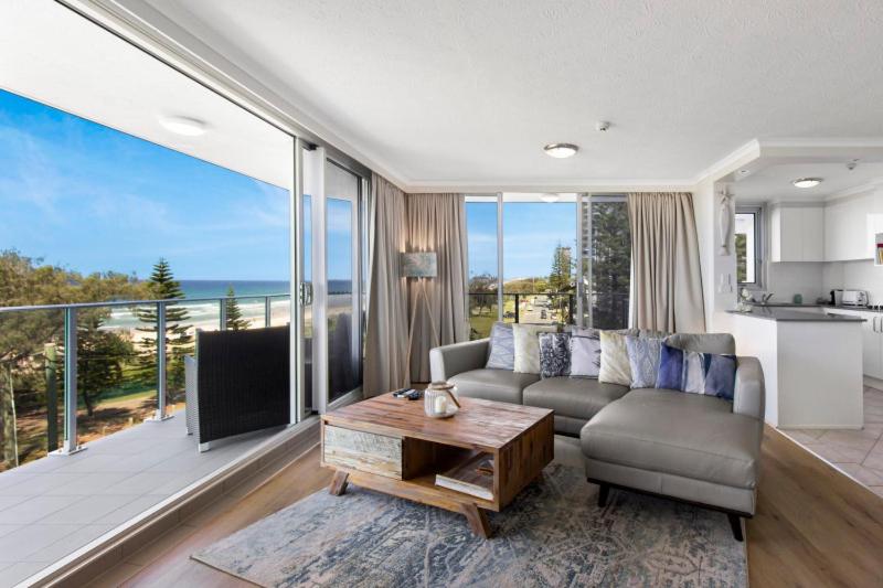 דירת חדר נוף לים, Boulevard Towers