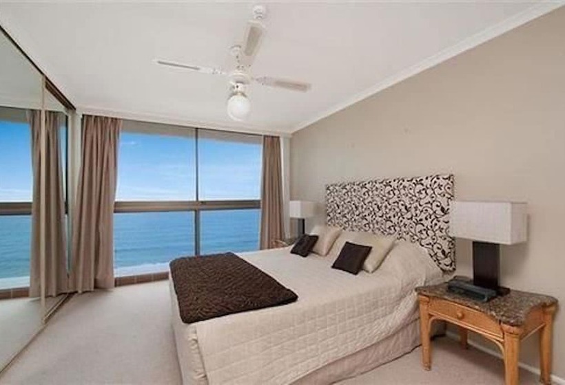 דירת חדר בקומת קרקע, Boulevard Towers