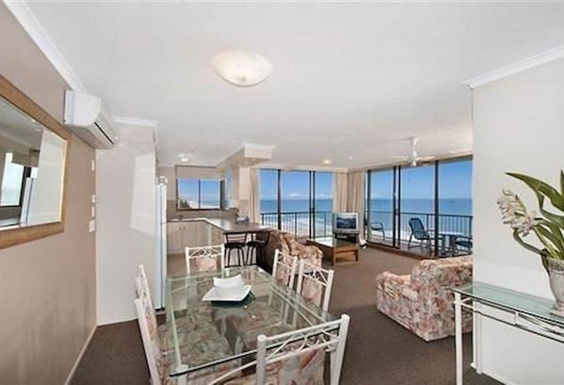 דירת חדר בקומת קרקע, Boulevard Towers