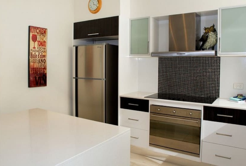 דירת חדר בקומת קרקע, Boulevard Towers