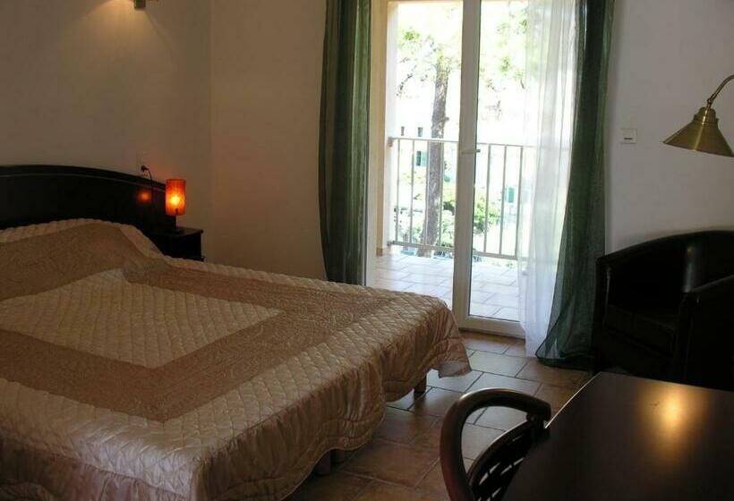 Трехместный Номер Стандарт Вид на Сад, Le Vieux Moulin