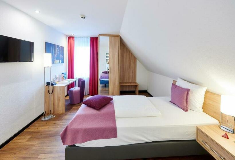 Номер Стандарт Индивидуальный, Das Crass