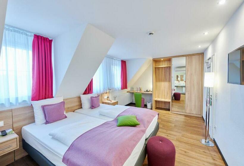 Номер Стандарт, Das Crass