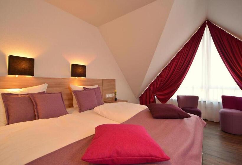 Номер Superior, Das Crass