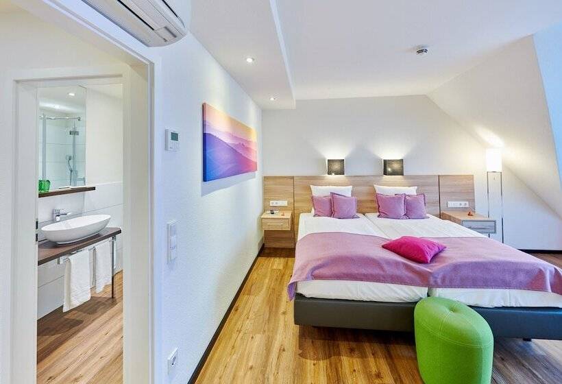 Номер Superior, Das Crass