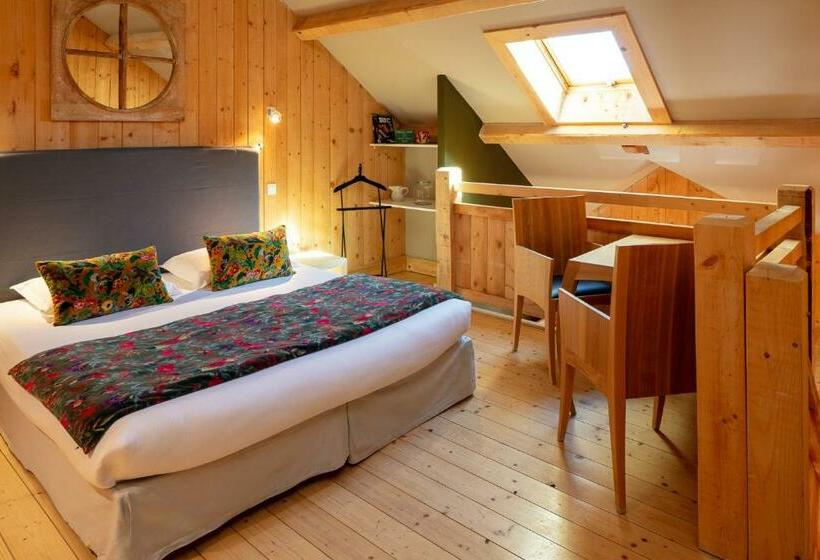 غرفة قياسية مطلة على الجبل, Du Golf