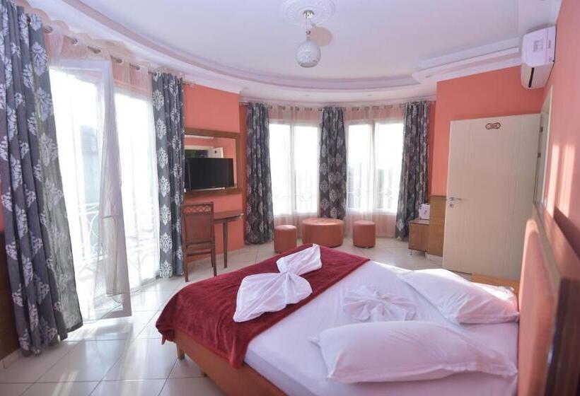 Quarto Deluxe com Balcão, Emigranti