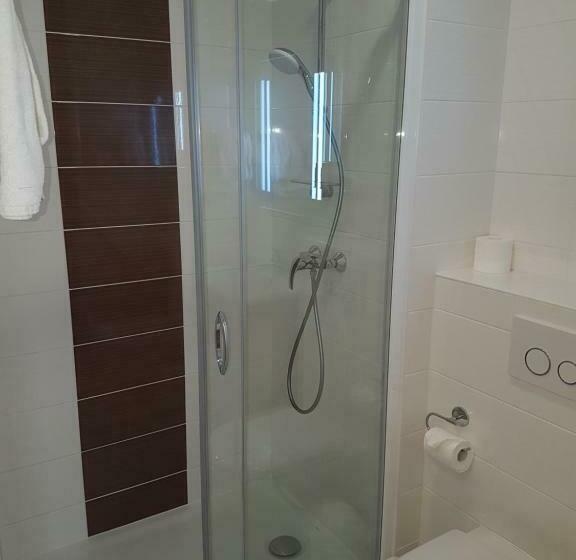 חדר קלאסי, Du Cheval Rouge