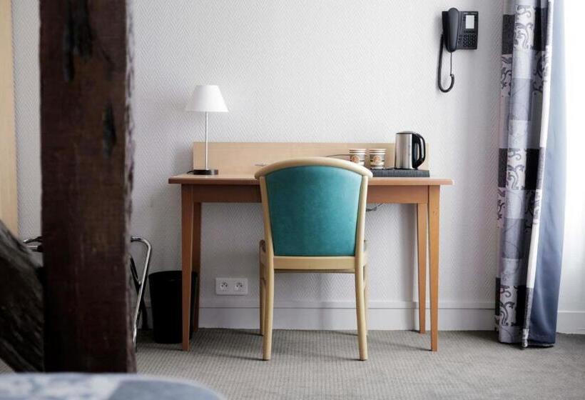 חדר משפתחתי סופריור, Du Cheval Rouge