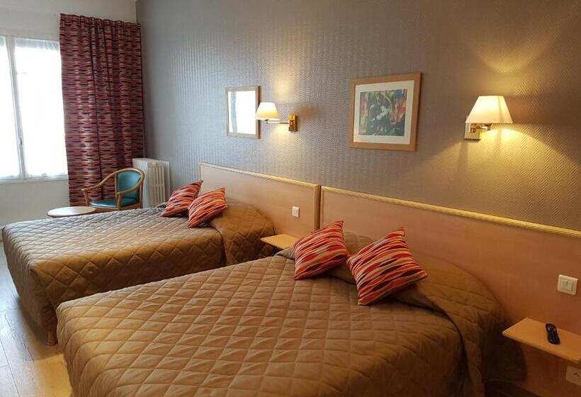 חדר משפתחתי סופריור, Du Cheval Rouge