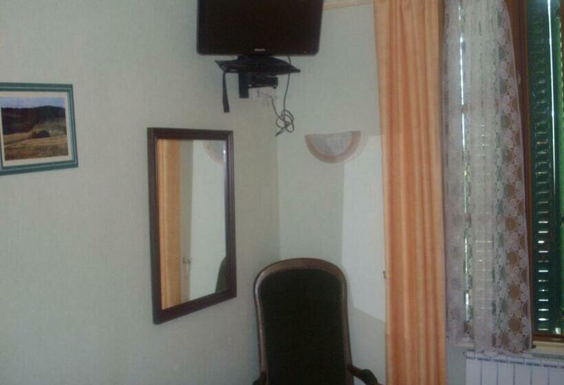 חדר סטנדרט לארבעה, Hôtel Restaurant Anglade