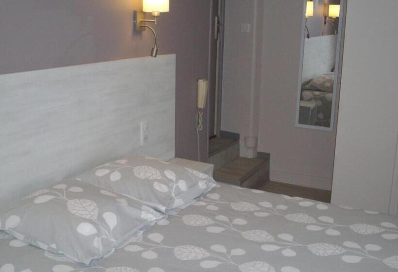 חדר סטנדרט לשלושה, Hôtel Restaurant Anglade