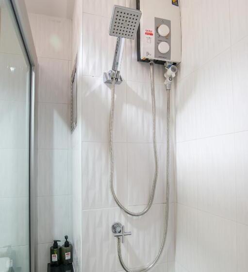 غرفة عائلية, Lada Krabi Express