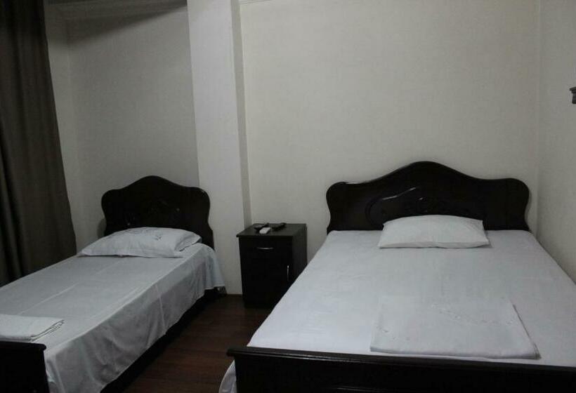 اتاق اکونومی, Peria