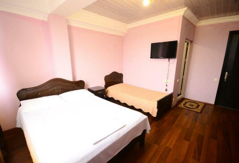 اتاق اکونومی, Peria