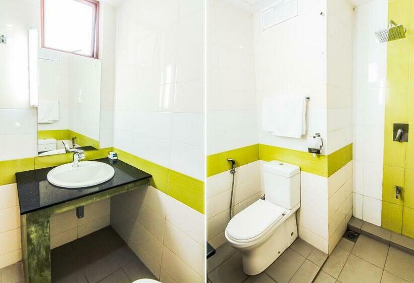 豪华三人间, Saninro Hotel   Ragama