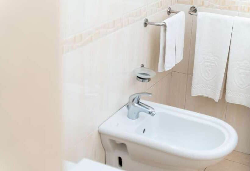 غرفة قياسية فردية, Terme Salus