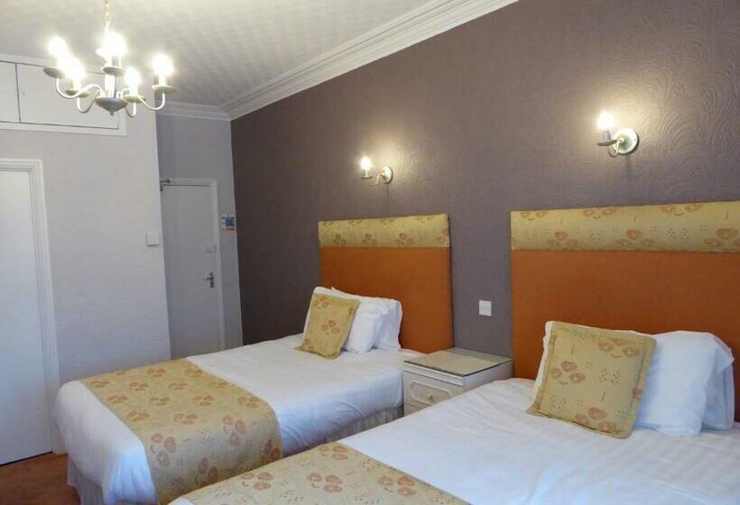 חדר סופריור, The Berwick Over 40 S Only