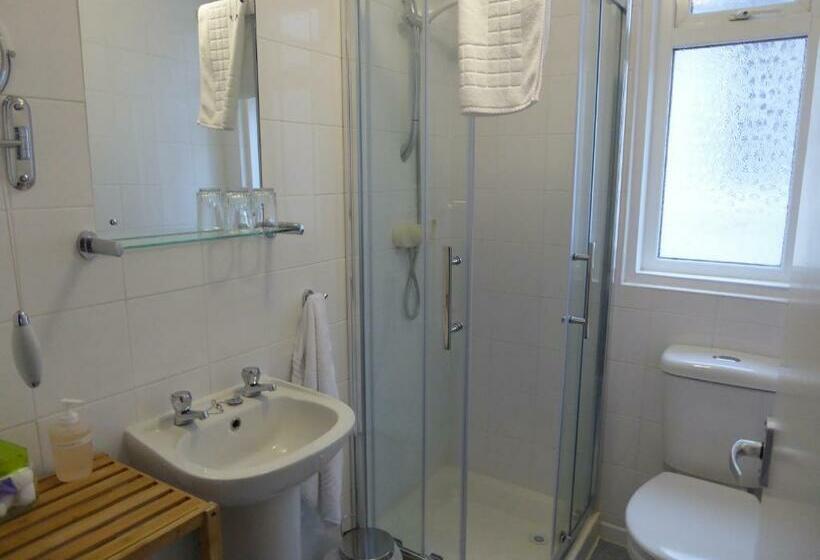 חדר סטנדרט, The Berwick Over 40 S Only