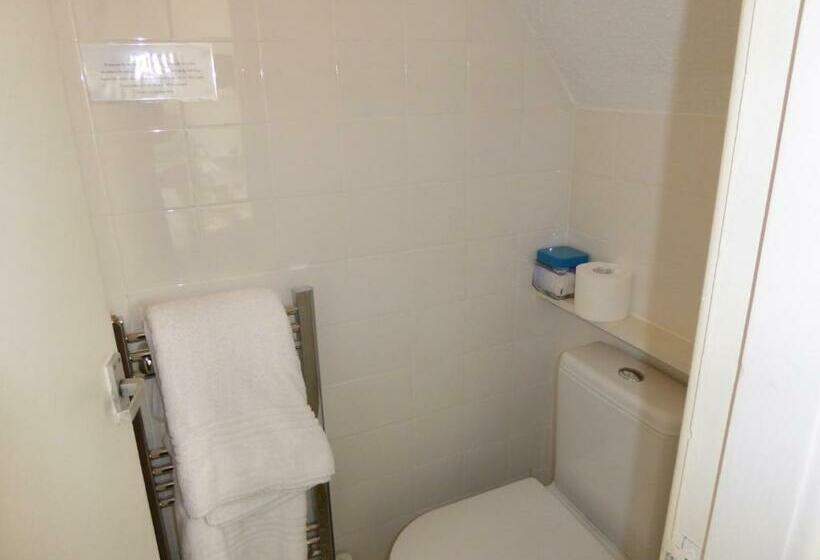 חדר סטנדרט, The Berwick Over 40 S Only