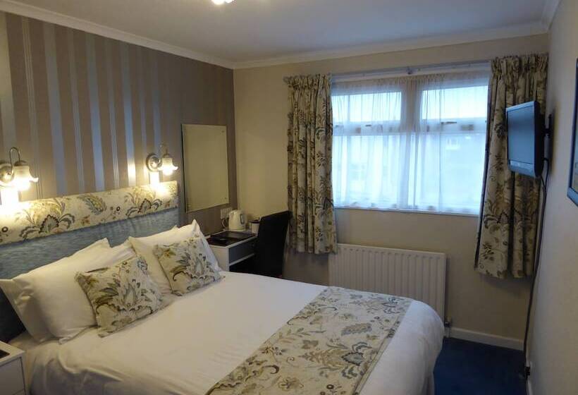 חדר סטנדרט, The Berwick Over 40 S Only