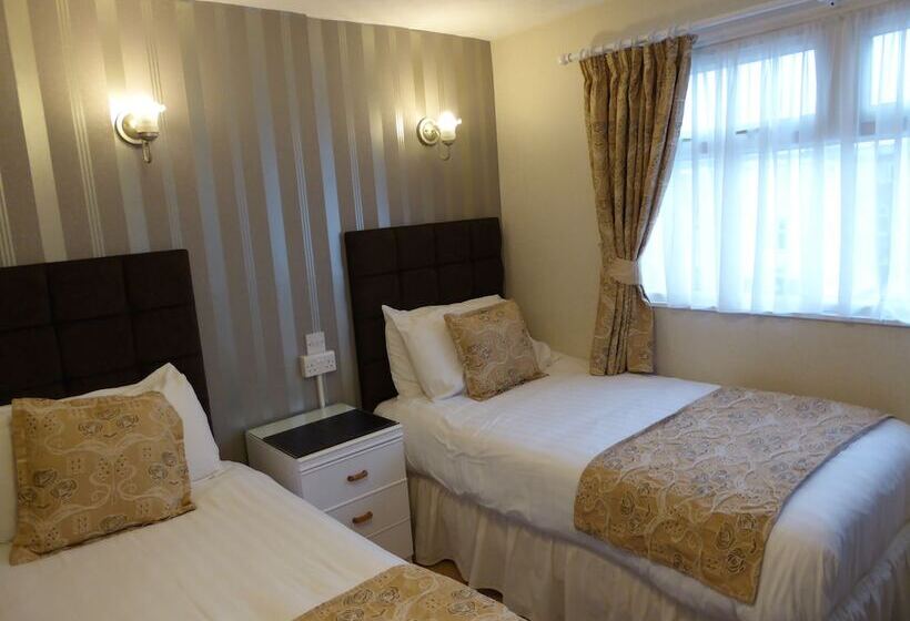 חדר סטנדרט, The Berwick Over 40 S Only