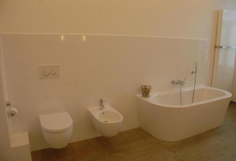 高级单人间, Sweet Clementine B & B