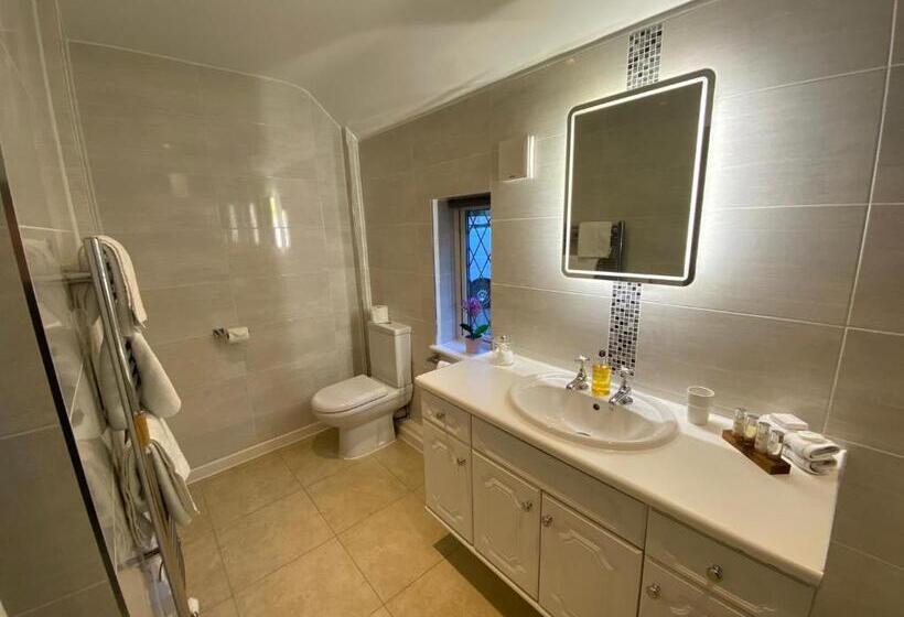 Семейный Номер, Trumbles Gatwick B&b