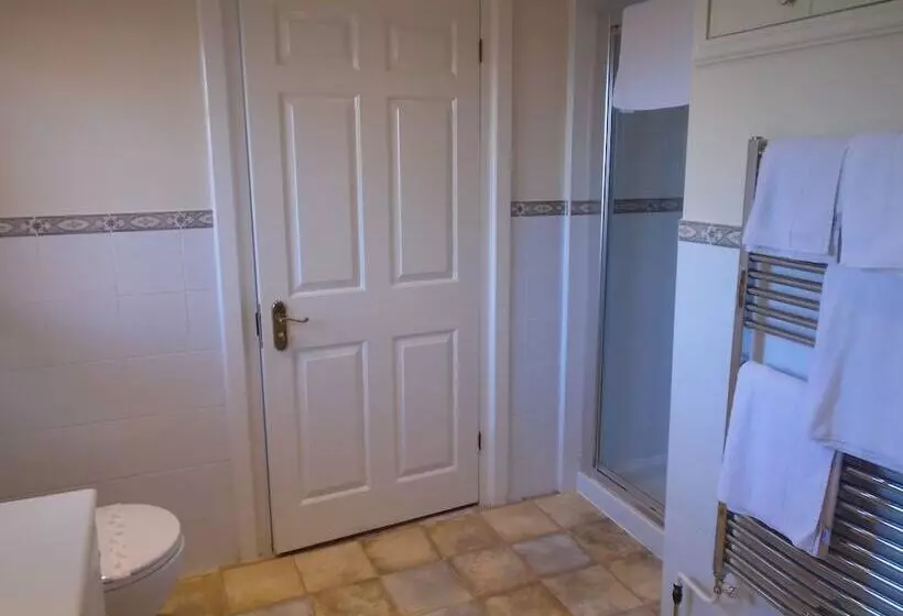 デラックスルーム, Trumbles Gatwick B&b