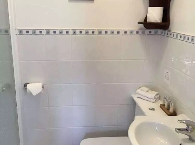 スタンダードルーム, Trumbles Gatwick B&b