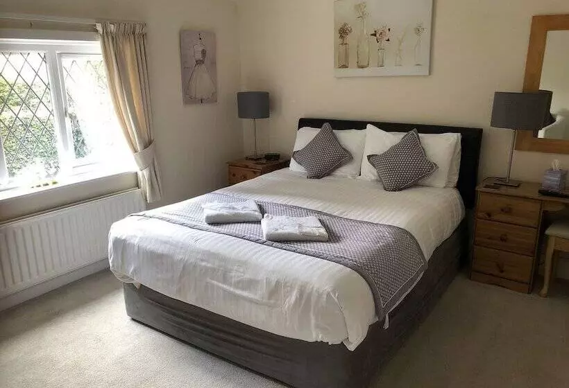 スタンダードルーム, Trumbles Gatwick B&b
