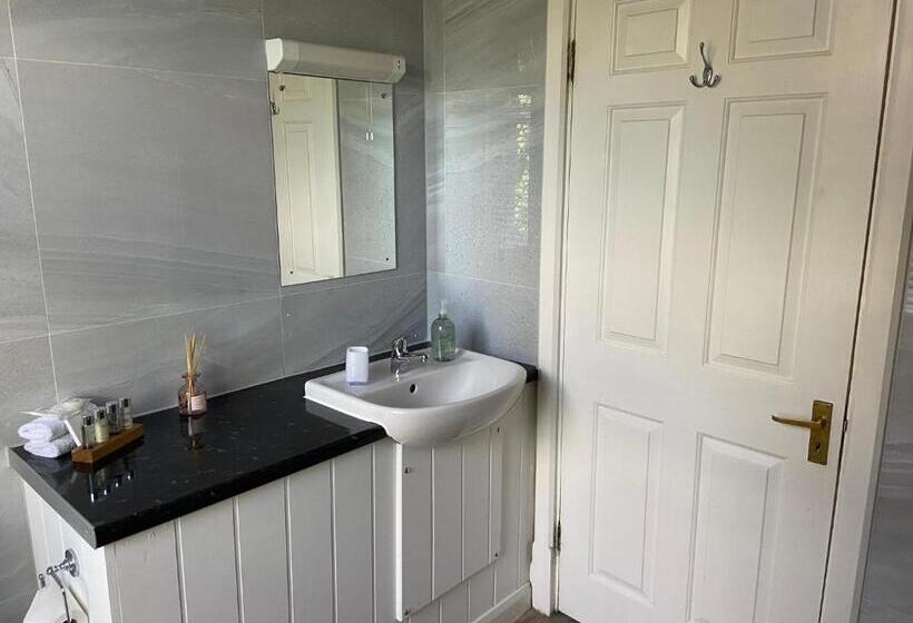 Номер Стандарт, Trumbles Gatwick B&b